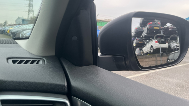 Nissan Qashqai 1.3 DiG-T N-Connecta 5dr Petrol Hatchback